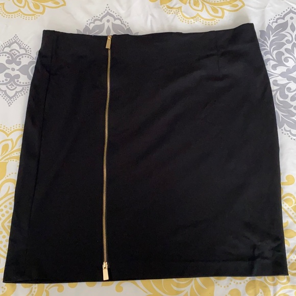 Vince Camuto - Zip Skirt - Size 12 - Picture 2 of 4